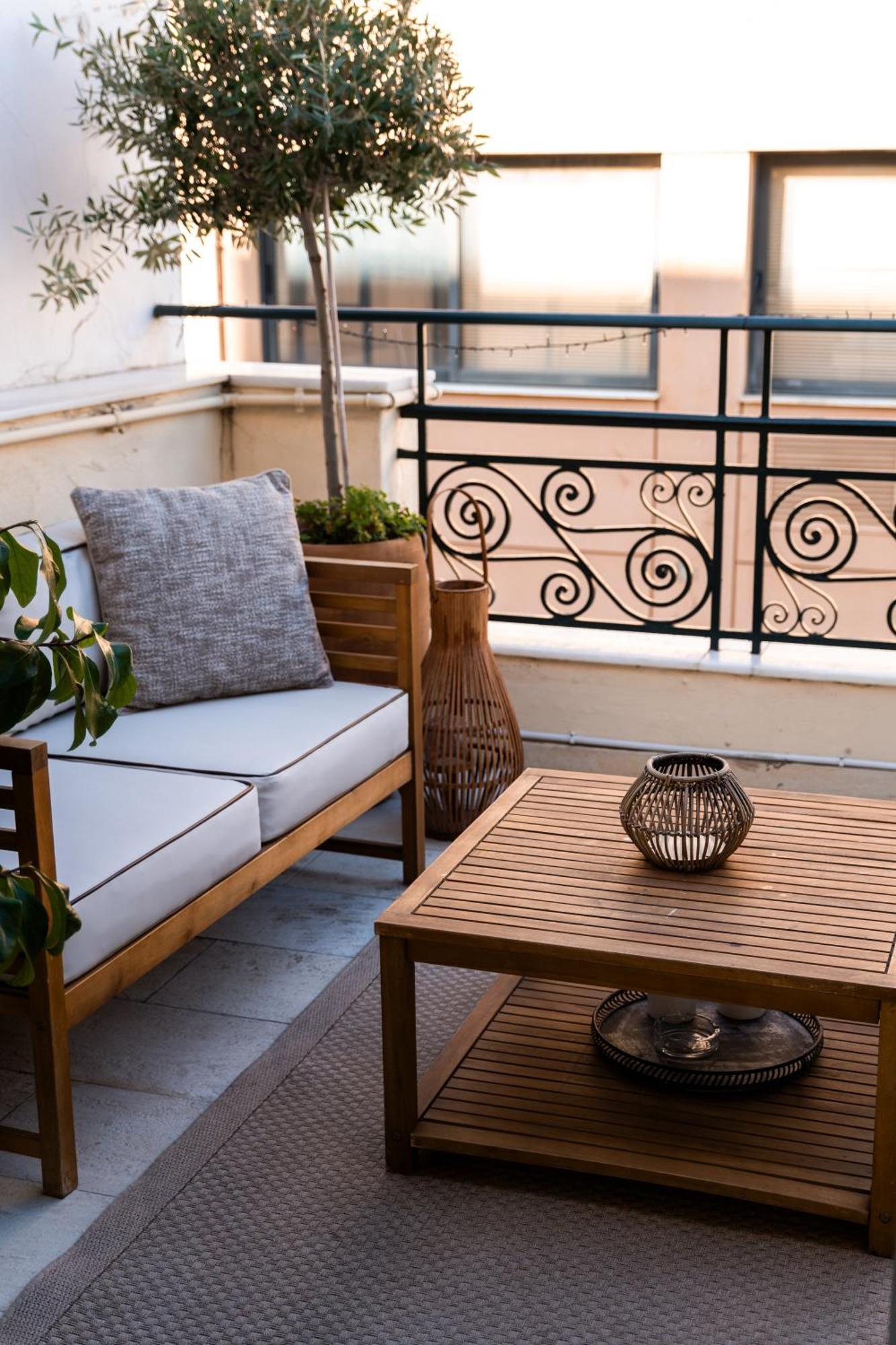 Asty Luxury * Athene